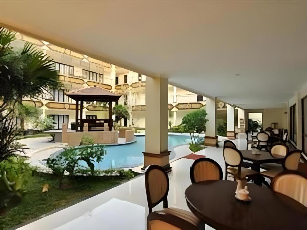 ยุสโร โฮเต็ล เรสเทอรองต์ แอนด์ คอนเวนชั่น Hotel Jombang ภายนอก รูปภาพ