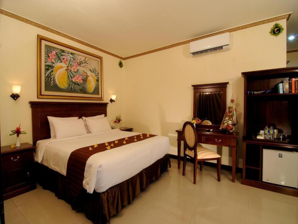 ยุสโร โฮเต็ล เรสเทอรองต์ แอนด์ คอนเวนชั่น Hotel Jombang ภายนอก รูปภาพ