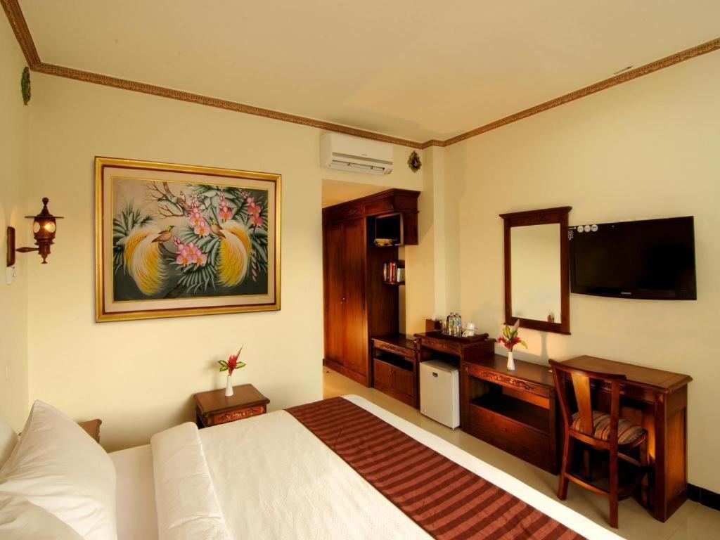 ยุสโร โฮเต็ล เรสเทอรองต์ แอนด์ คอนเวนชั่น Hotel Jombang ภายนอก รูปภาพ