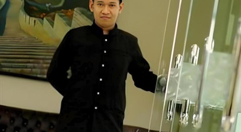 ยุสโร โฮเต็ล เรสเทอรองต์ แอนด์ คอนเวนชั่น Hotel Jombang ภายนอก รูปภาพ