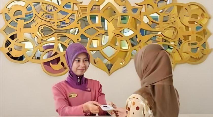 ยุสโร โฮเต็ล เรสเทอรองต์ แอนด์ คอนเวนชั่น Hotel Jombang ภายนอก รูปภาพ