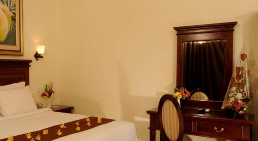 ยุสโร โฮเต็ล เรสเทอรองต์ แอนด์ คอนเวนชั่น Hotel Jombang ภายนอก รูปภาพ