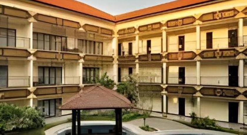 ยุสโร โฮเต็ล เรสเทอรองต์ แอนด์ คอนเวนชั่น Hotel Jombang ภายนอก รูปภาพ