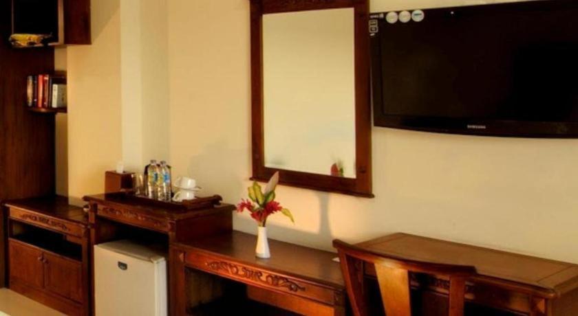 ยุสโร โฮเต็ล เรสเทอรองต์ แอนด์ คอนเวนชั่น Hotel Jombang ภายนอก รูปภาพ